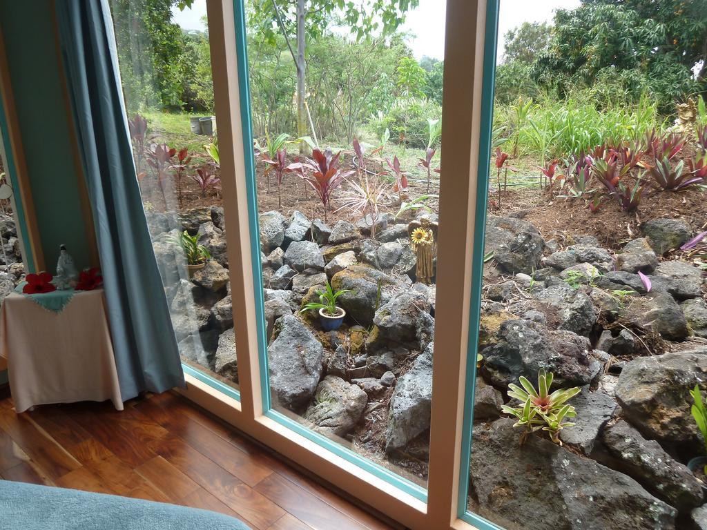 Banyan Tree Sanctuary Guest House Kalaoa Exterior photo